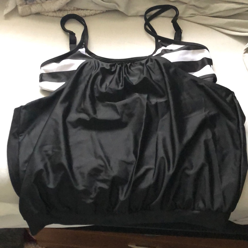 NEW NEVER WORN black and white tankini
